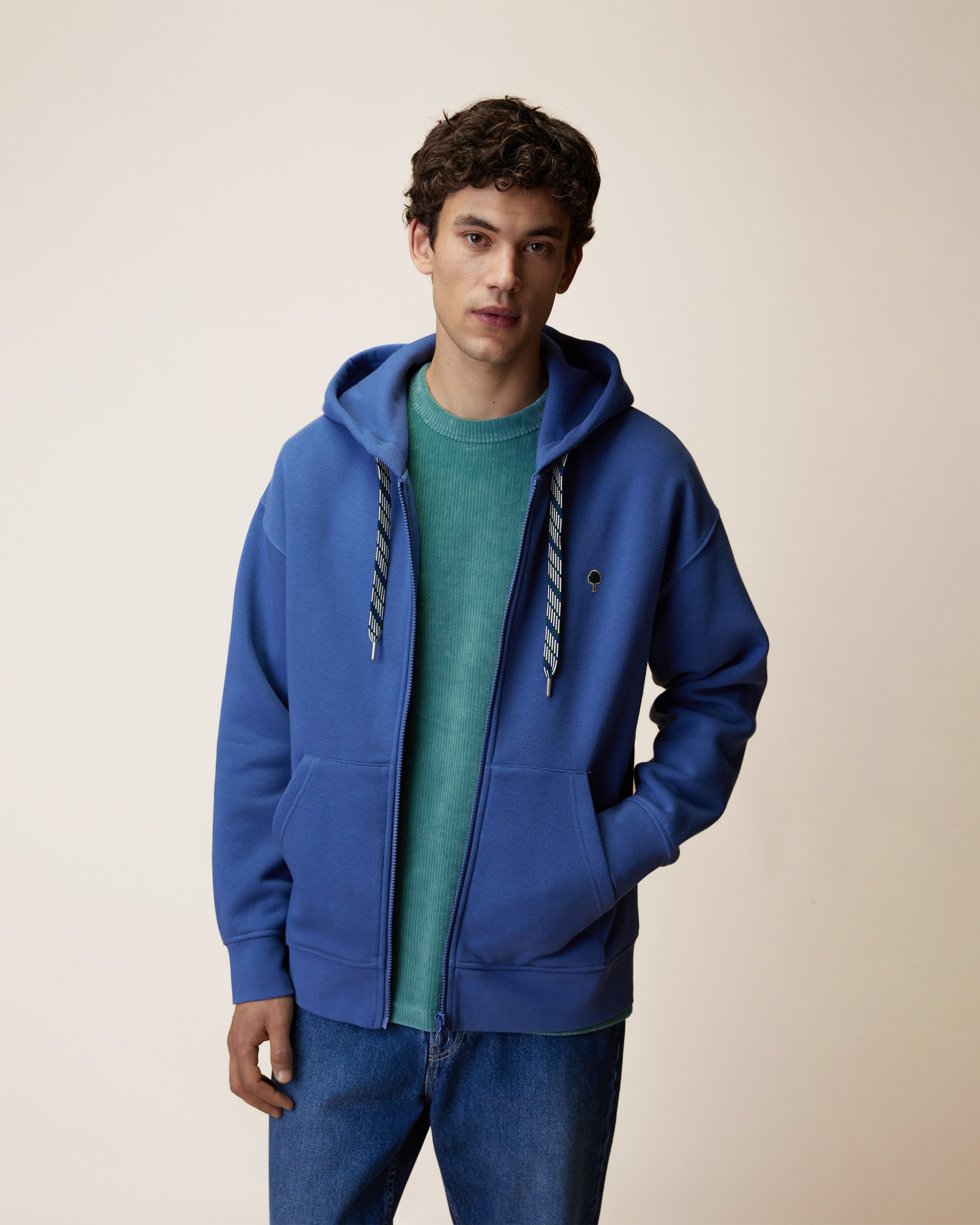 Sweats zippés.