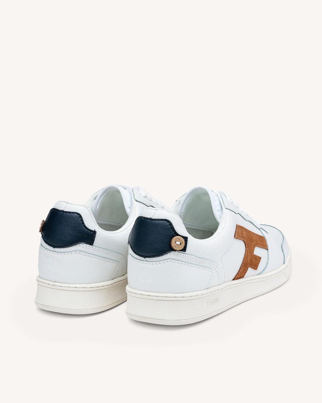 Baskets blanches & bleu marine cuir & nylon recycle - modele HAZEL