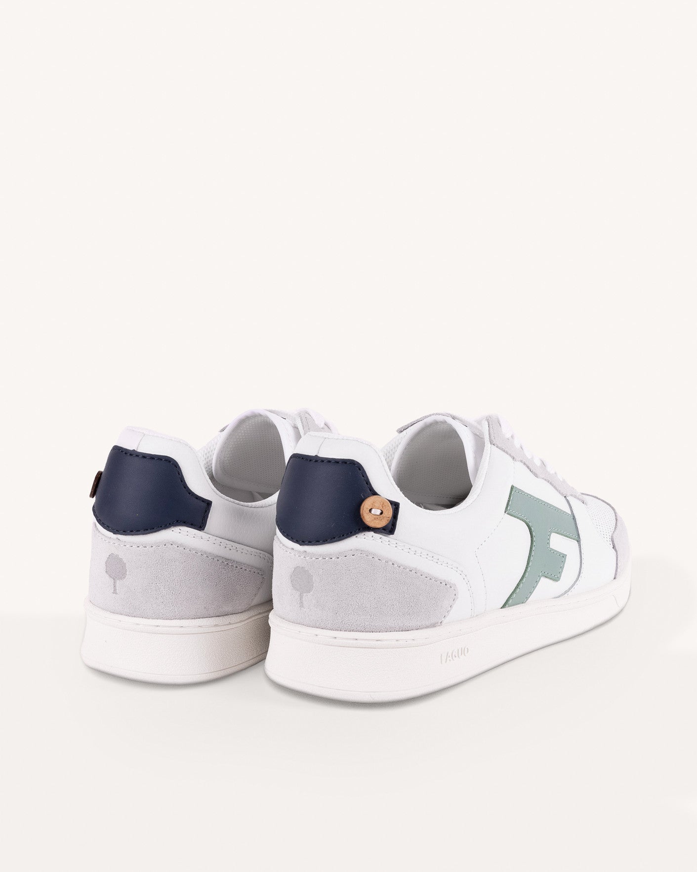 Baskets blanches & bleu marine cuir & cuir suede - modele HAZEL