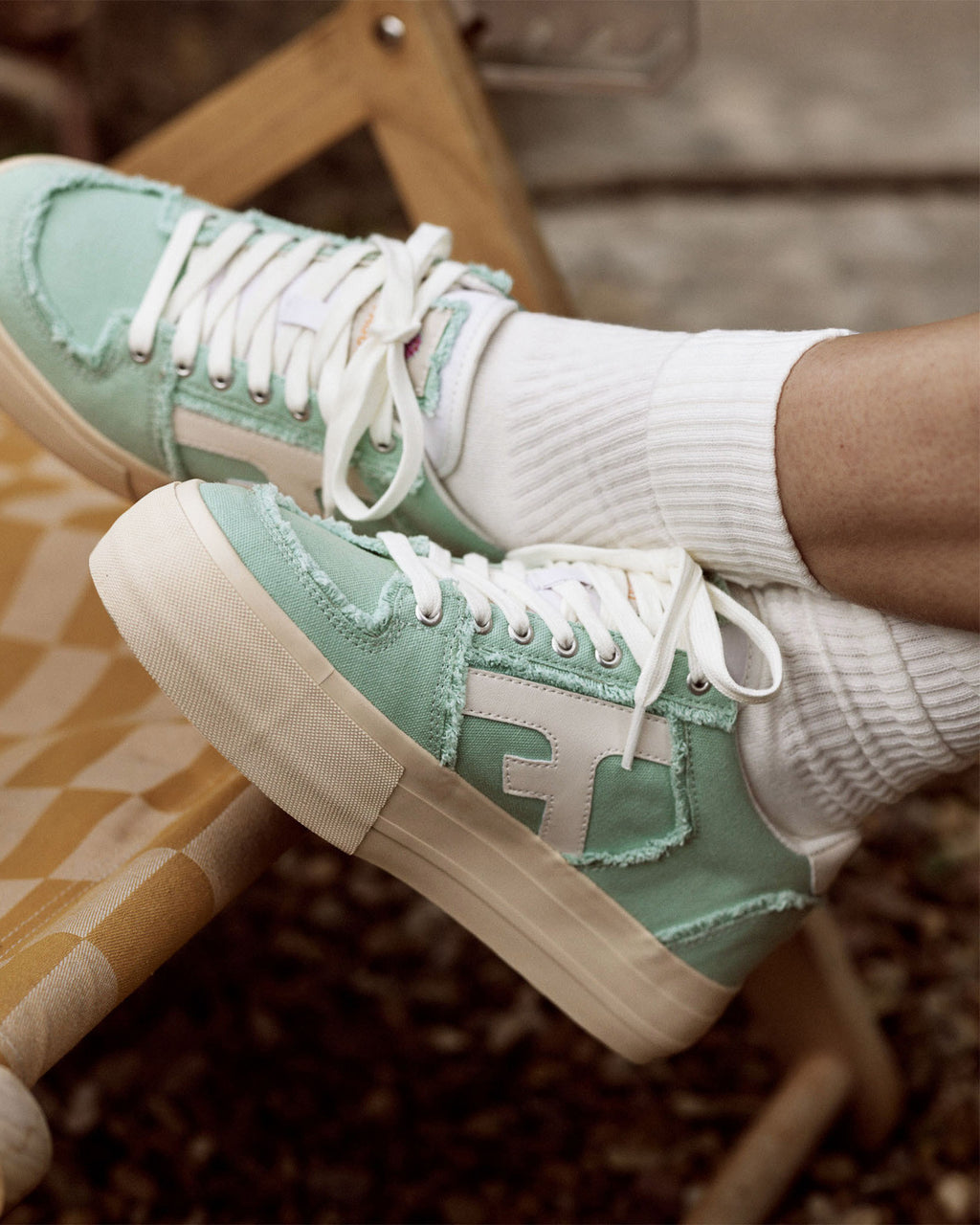 Low-top mint green vegan trainers
