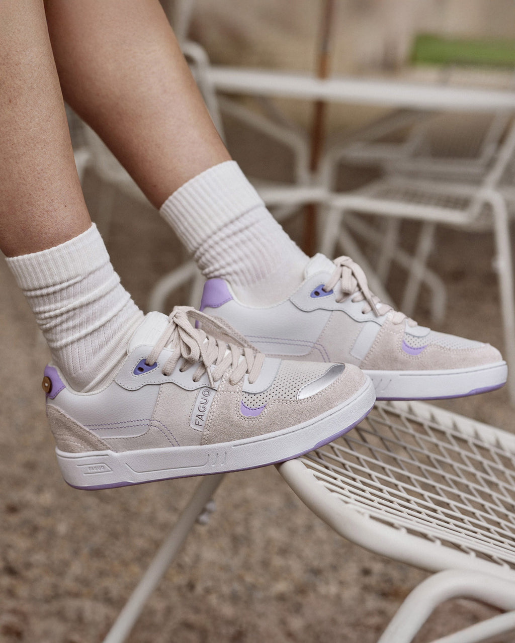 Baskets basses blanches & parme