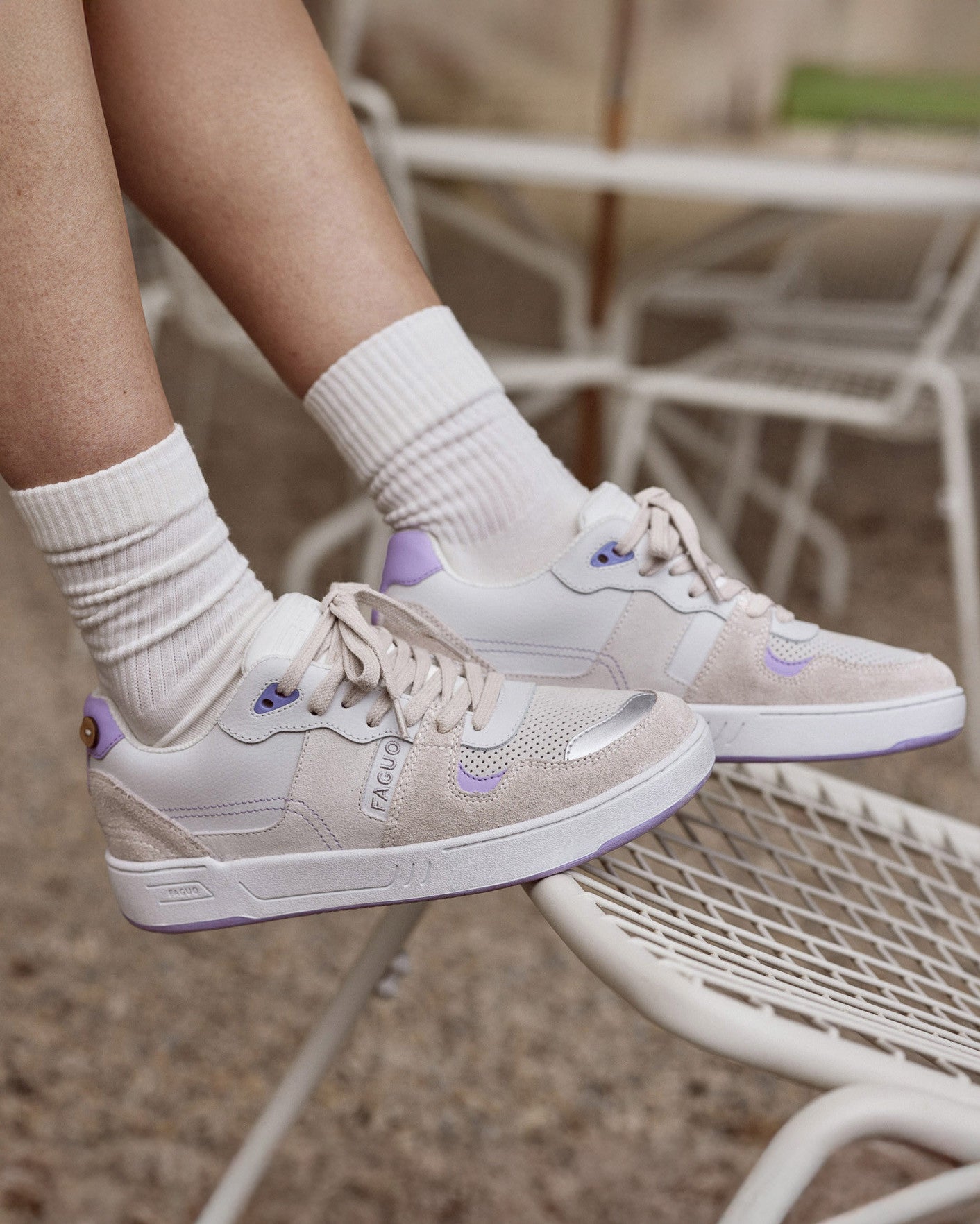 Baskets basses blanches & parme