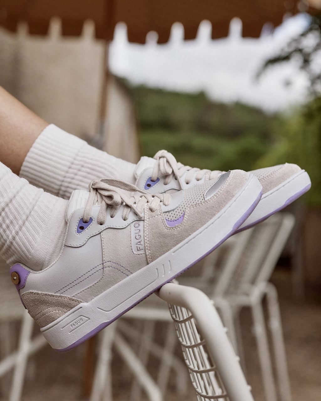 Baskets basses blanches & parme