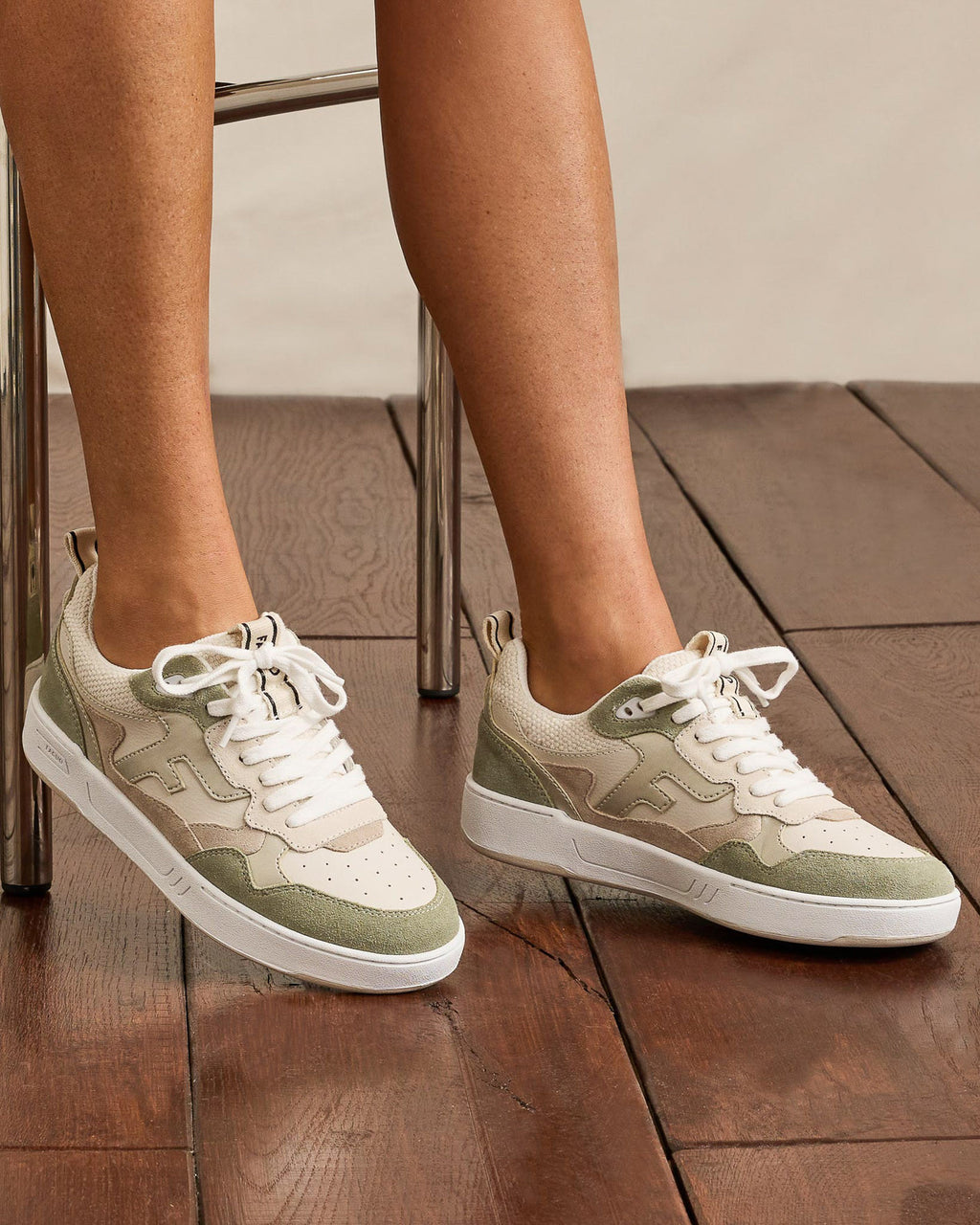 Baskets basses écrues & kaki clair