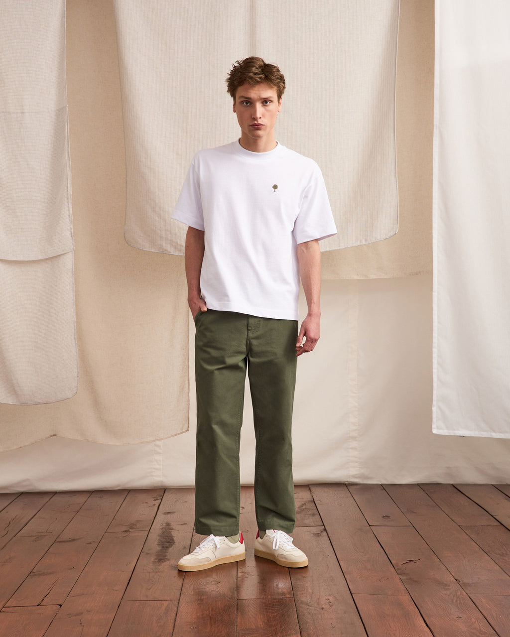 Chino vert kaki
