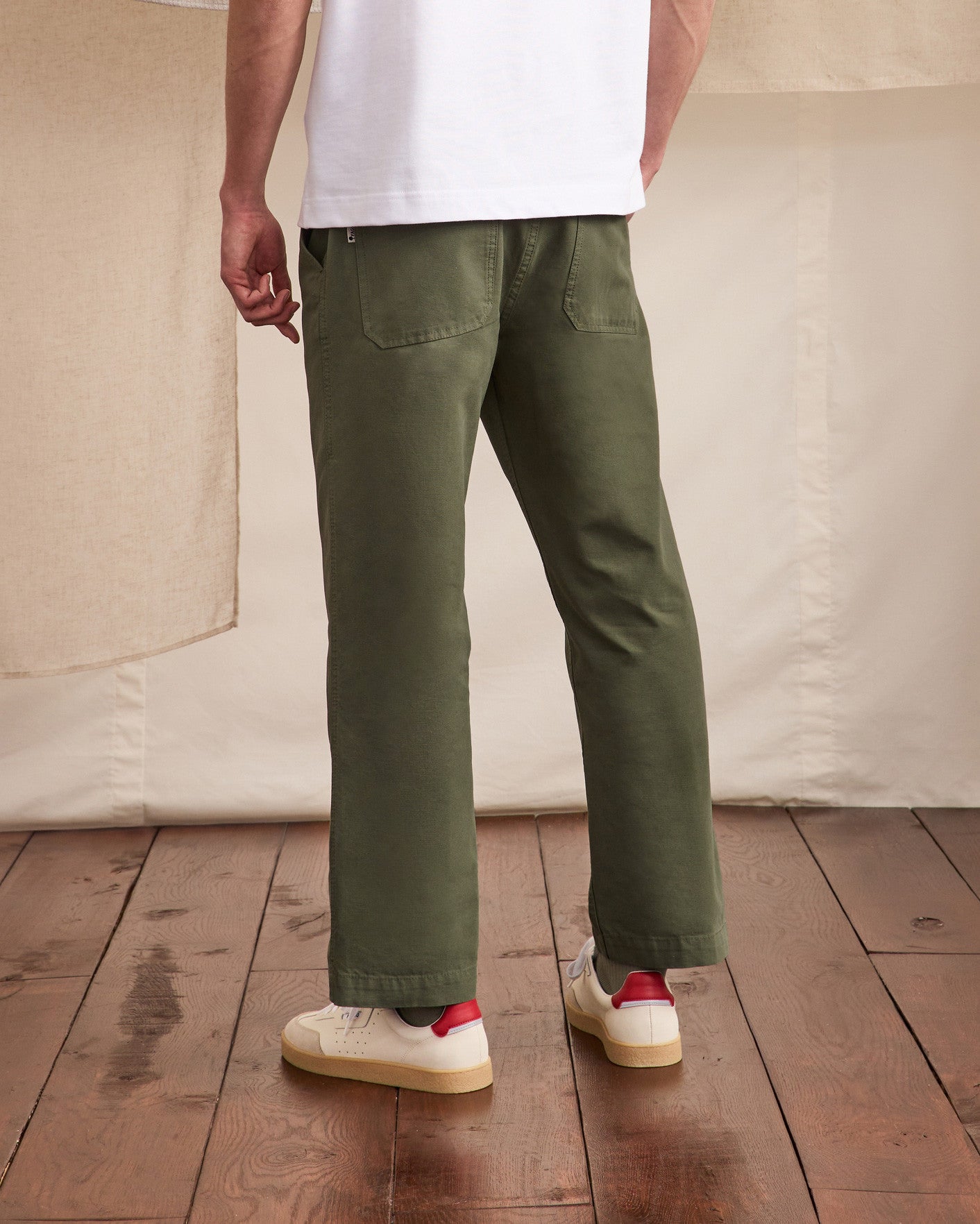 Chino vert kaki