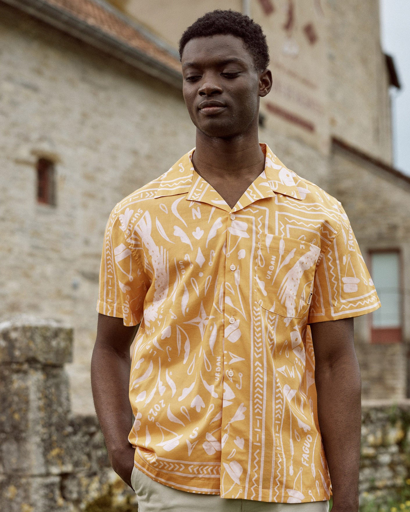Chemise ocre