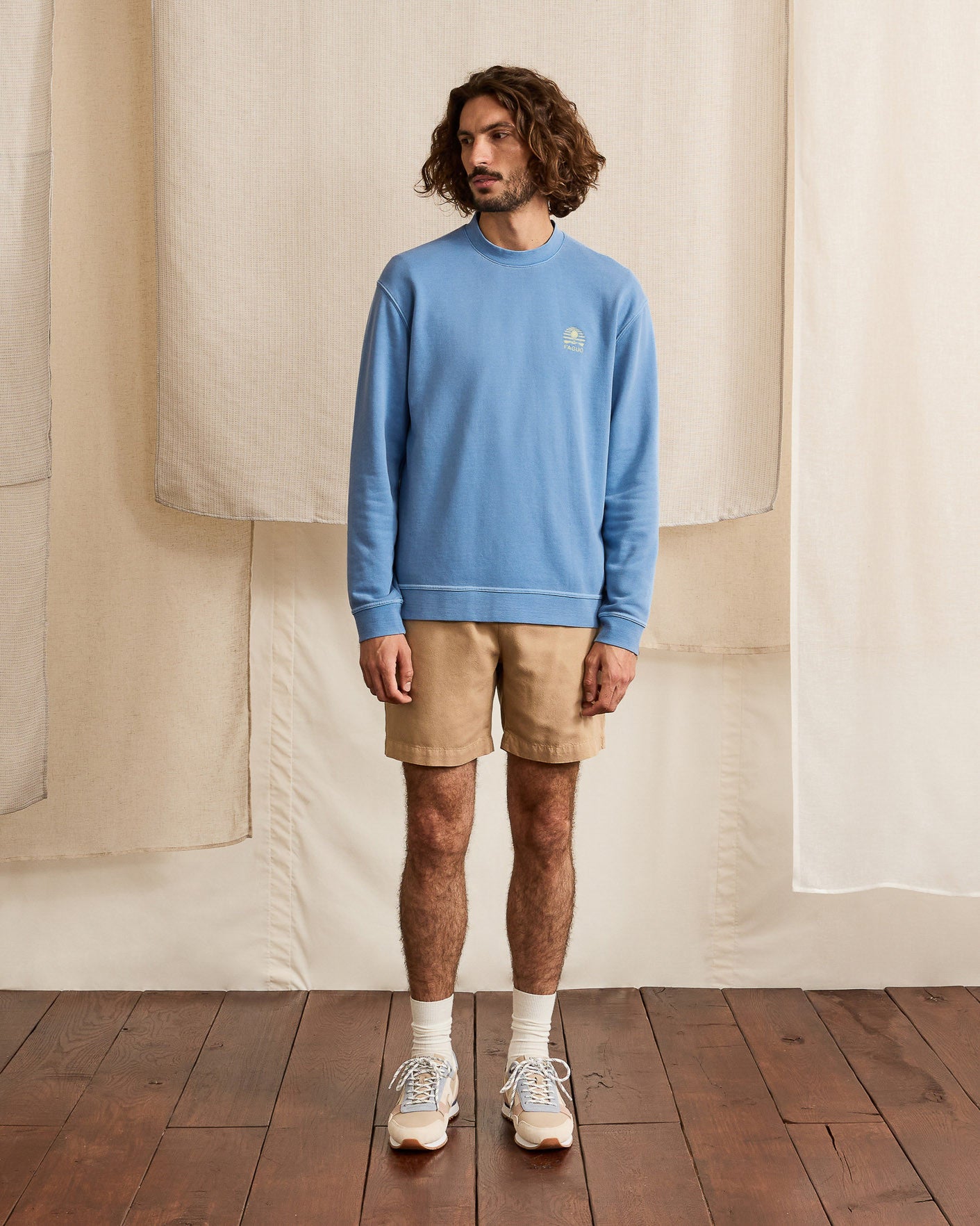 Sweat bleu ciel sweat en pigment dye