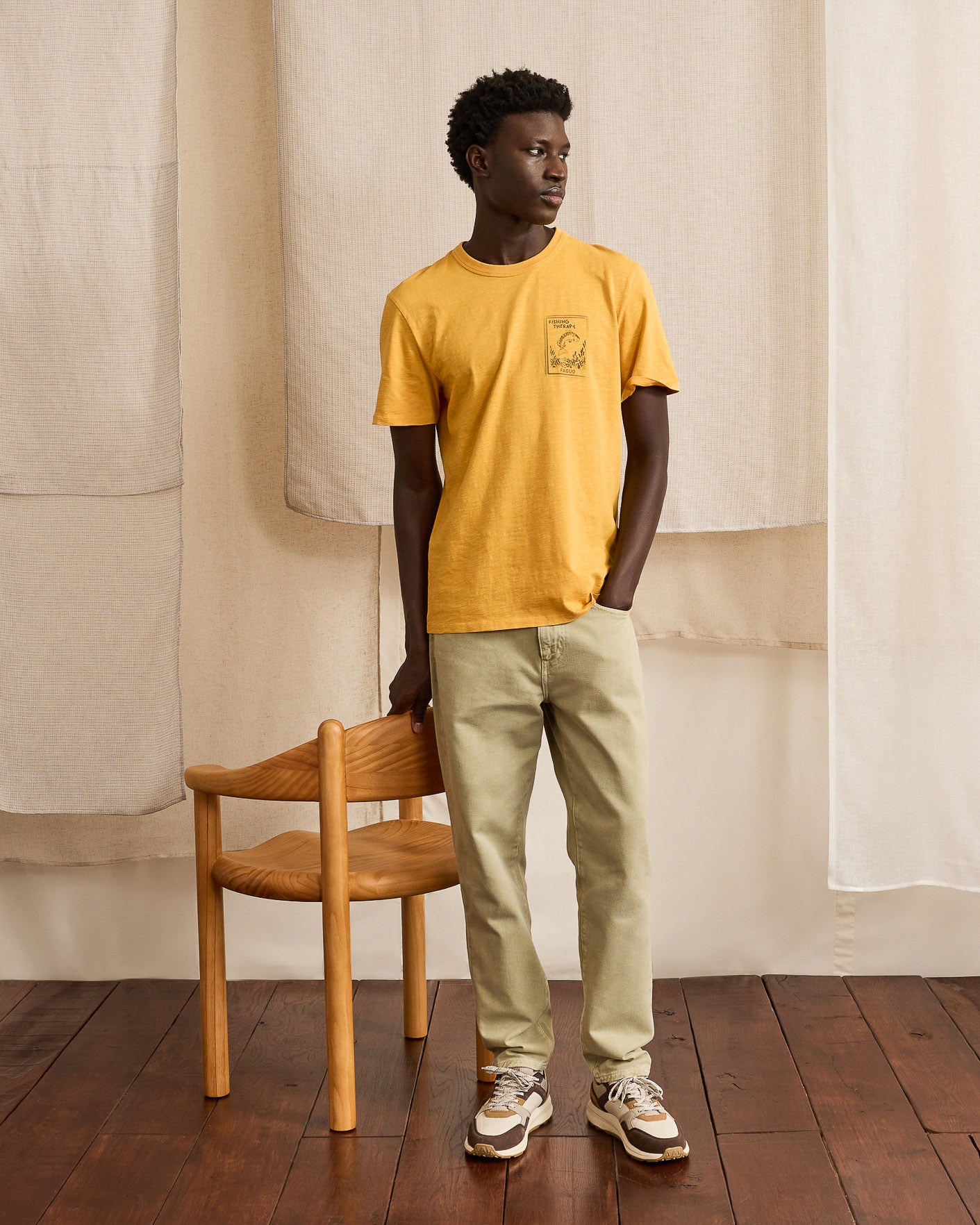 Ochre t-shirt with stamp-effect screen print