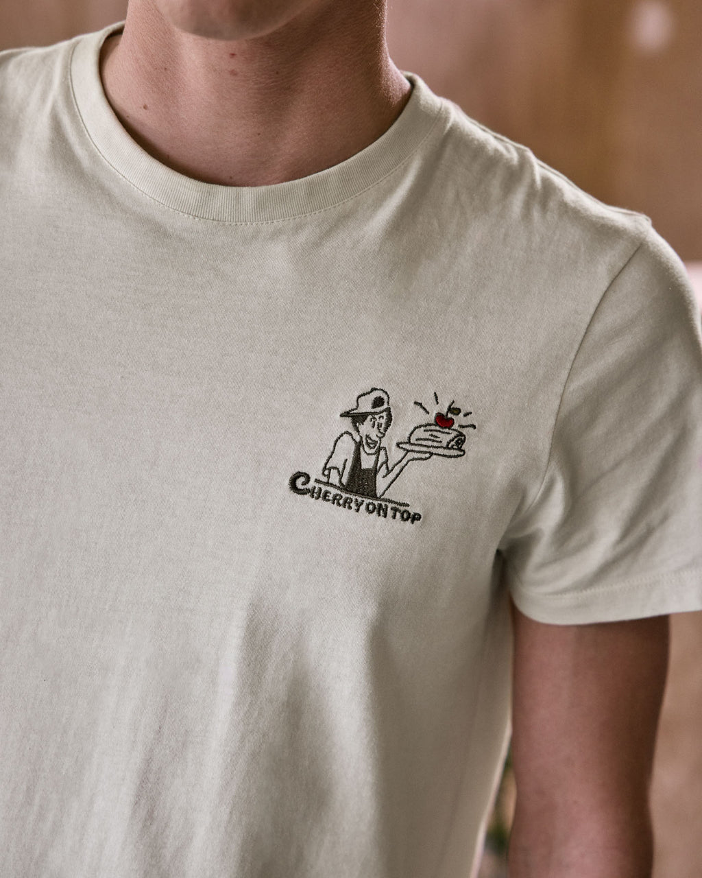 T-shirt écru "cherry on top"