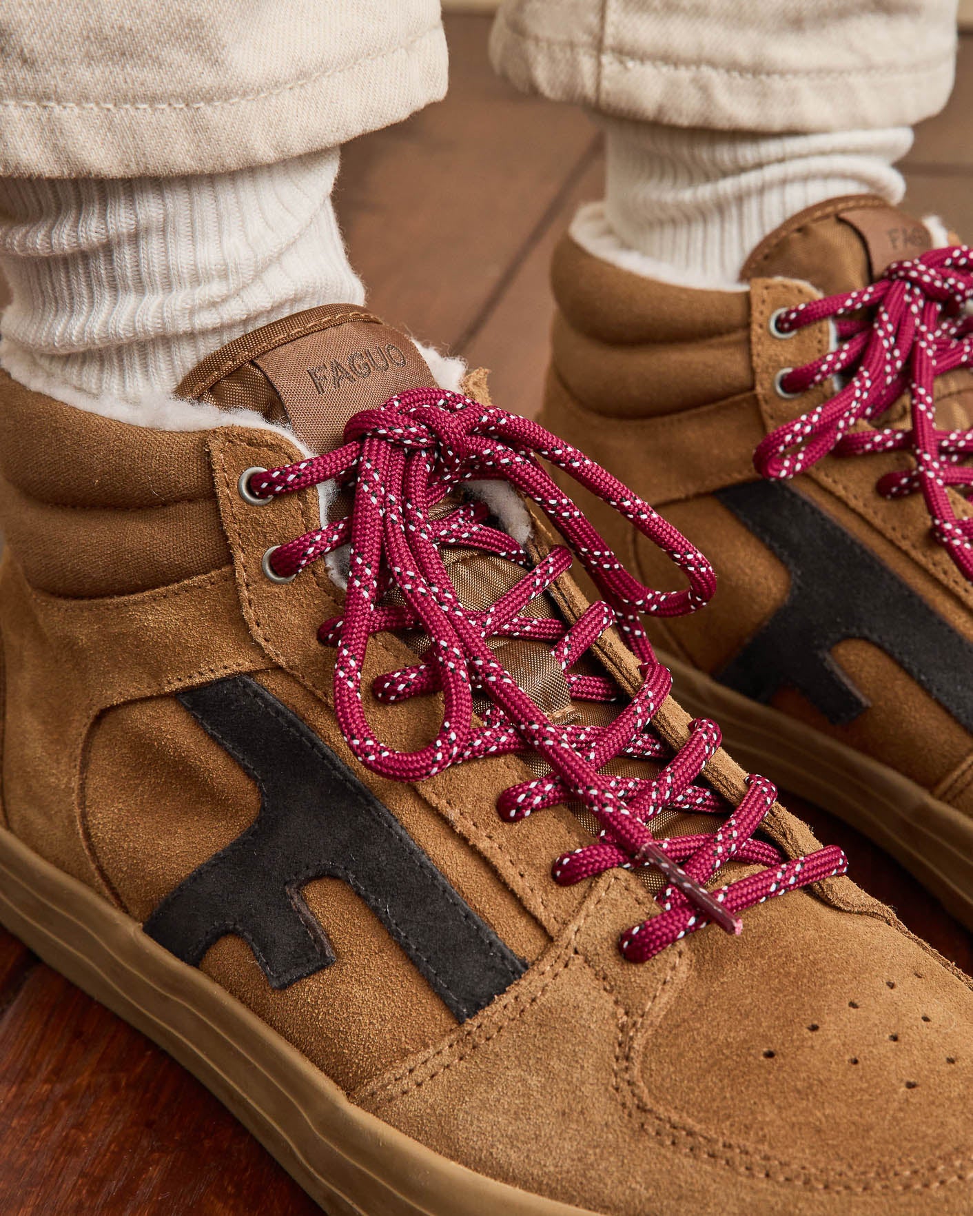 Camel tennis shoes