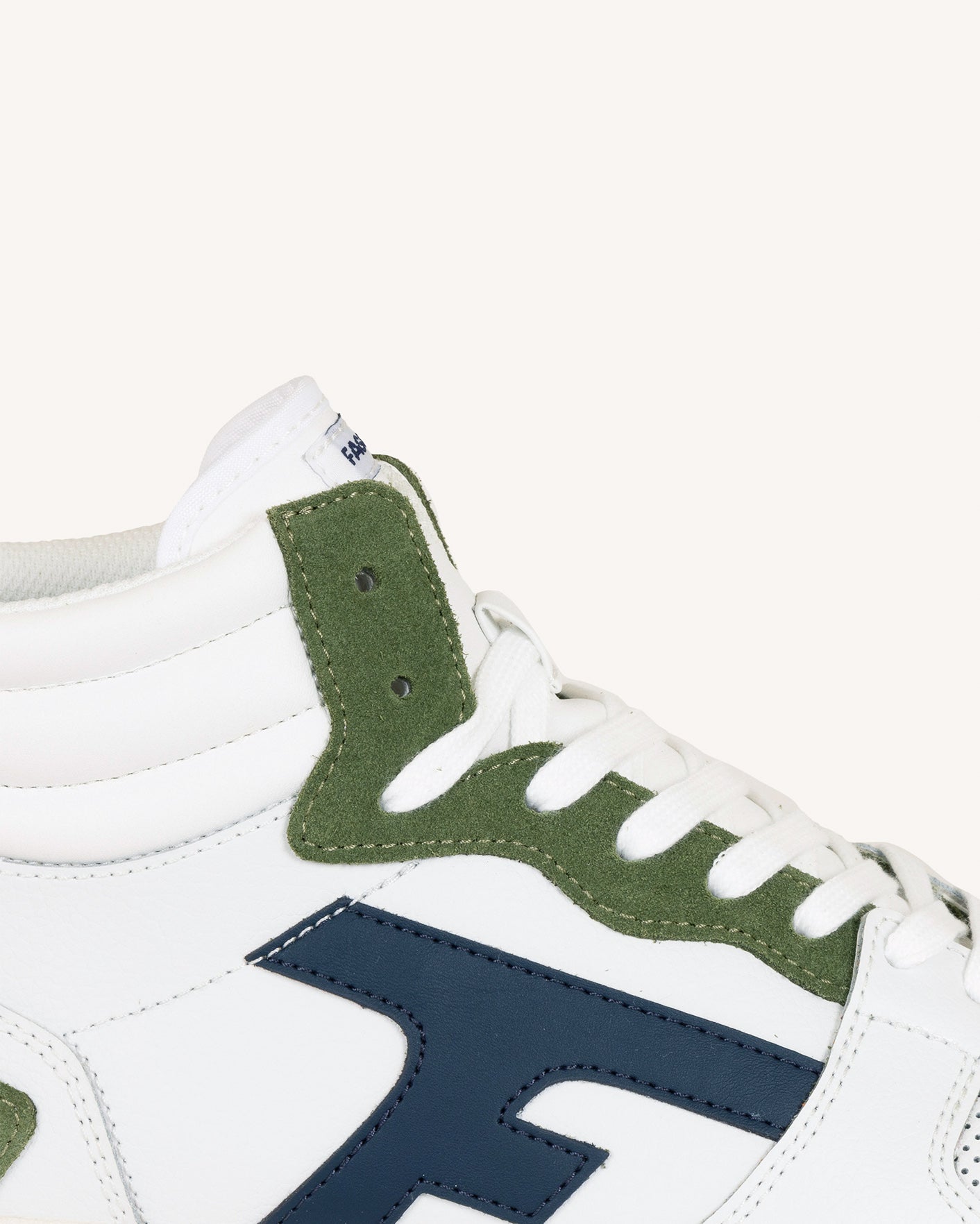 Baskets blanches & kaki