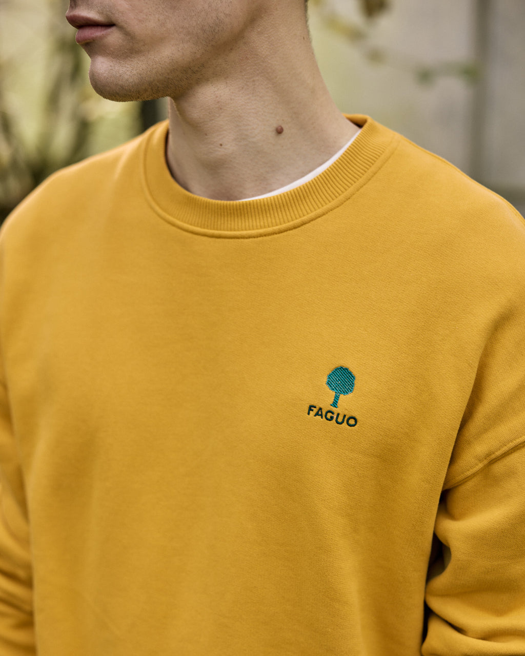 Sweat ocre