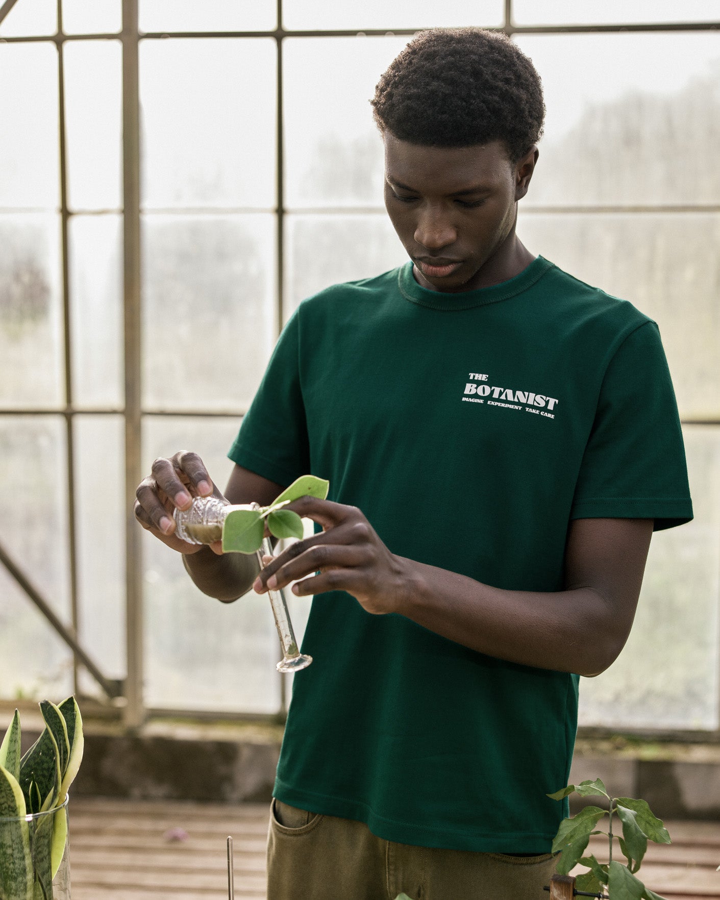Fir green "the botanist" T-shirt