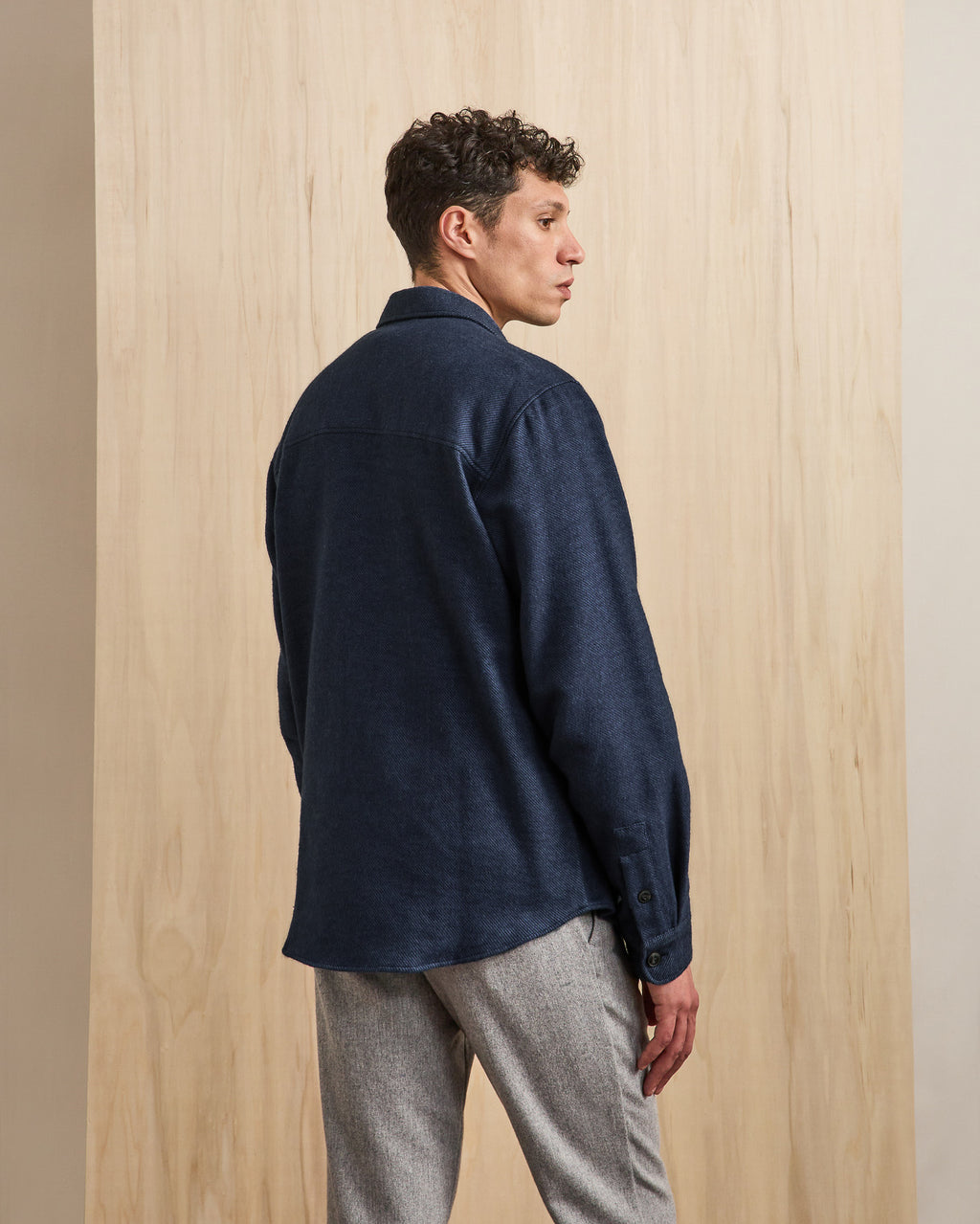 Chemise bleu marine poches poitrine