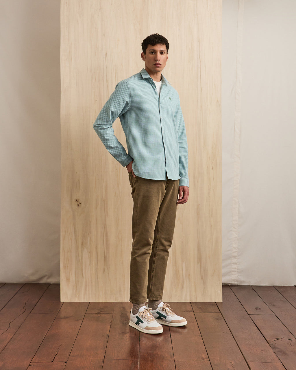 Green & light blue tree embroidery shirt