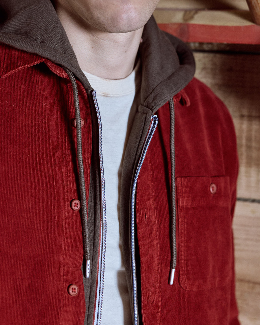 Chemise rouge foncé