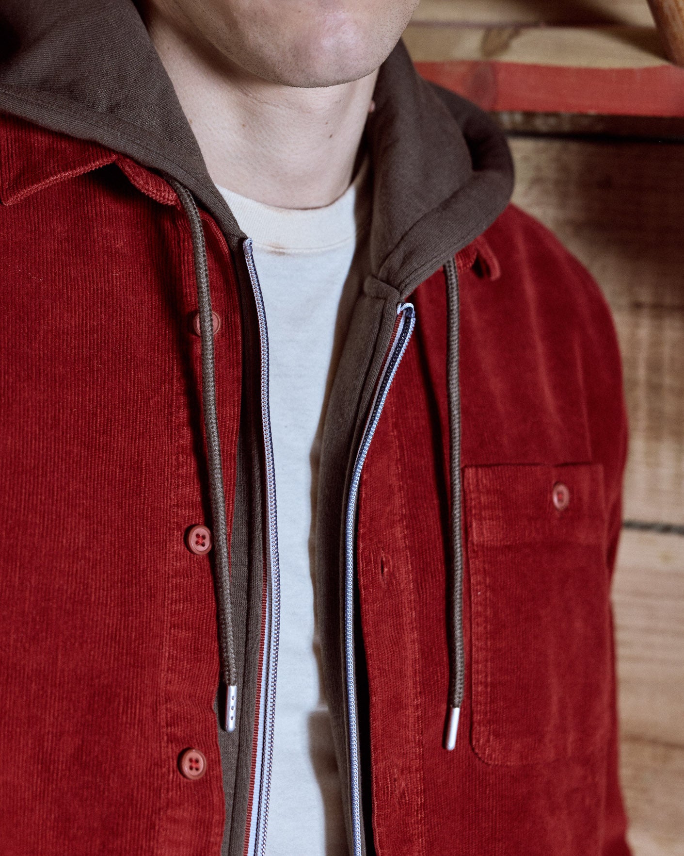 Chemise rouge foncé