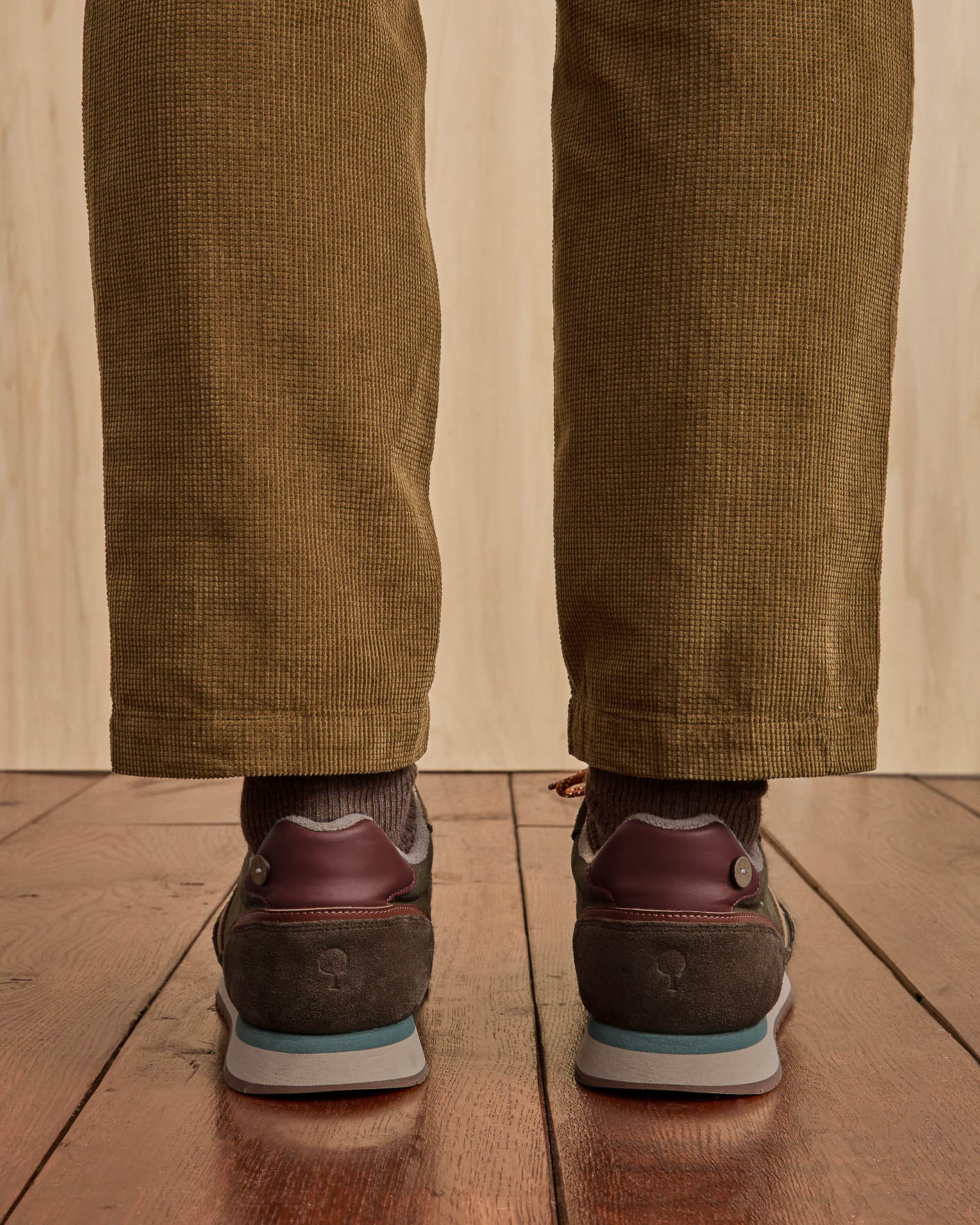 Khaki & beige running trainers