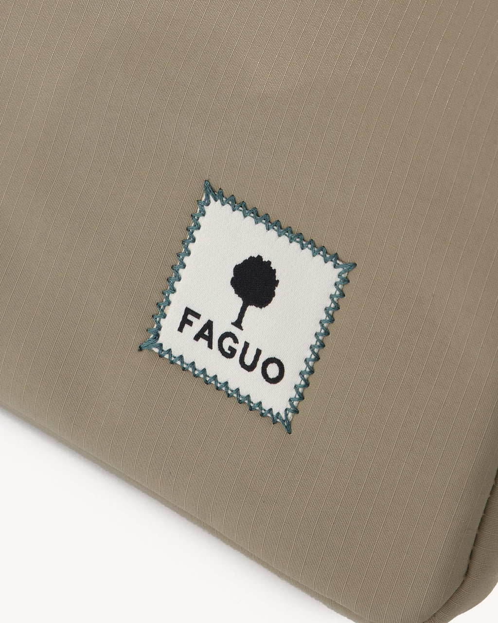 Light beige laptop bag