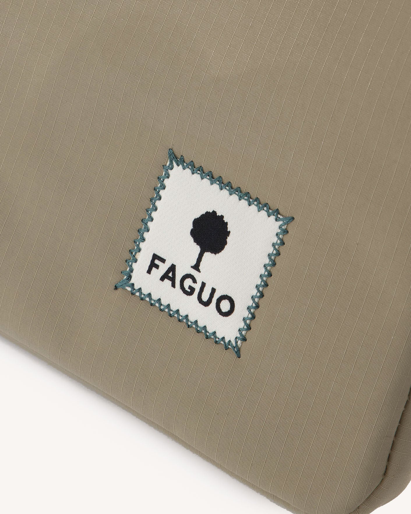 Light beige laptop bag