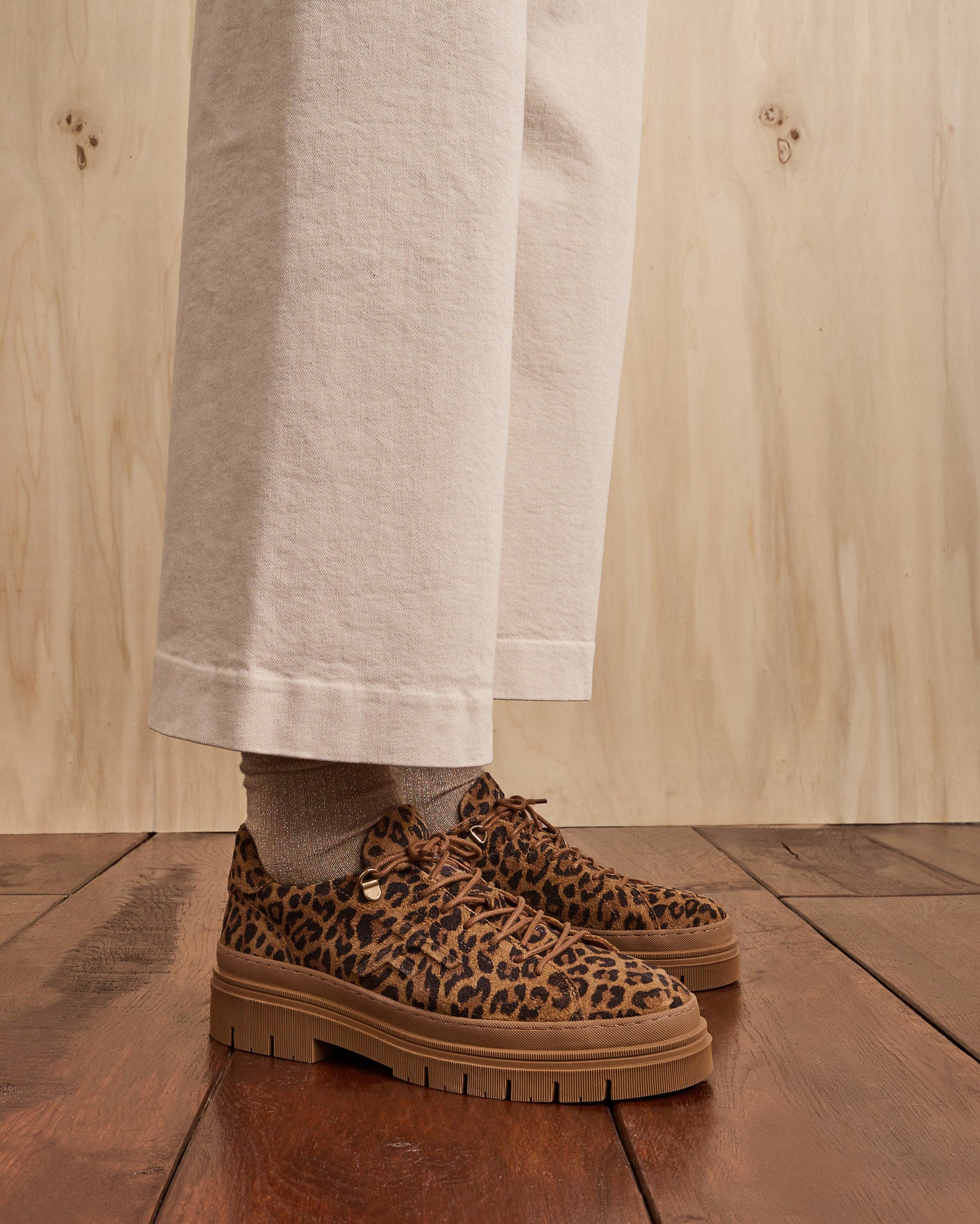 Brown and leopard print low shoes