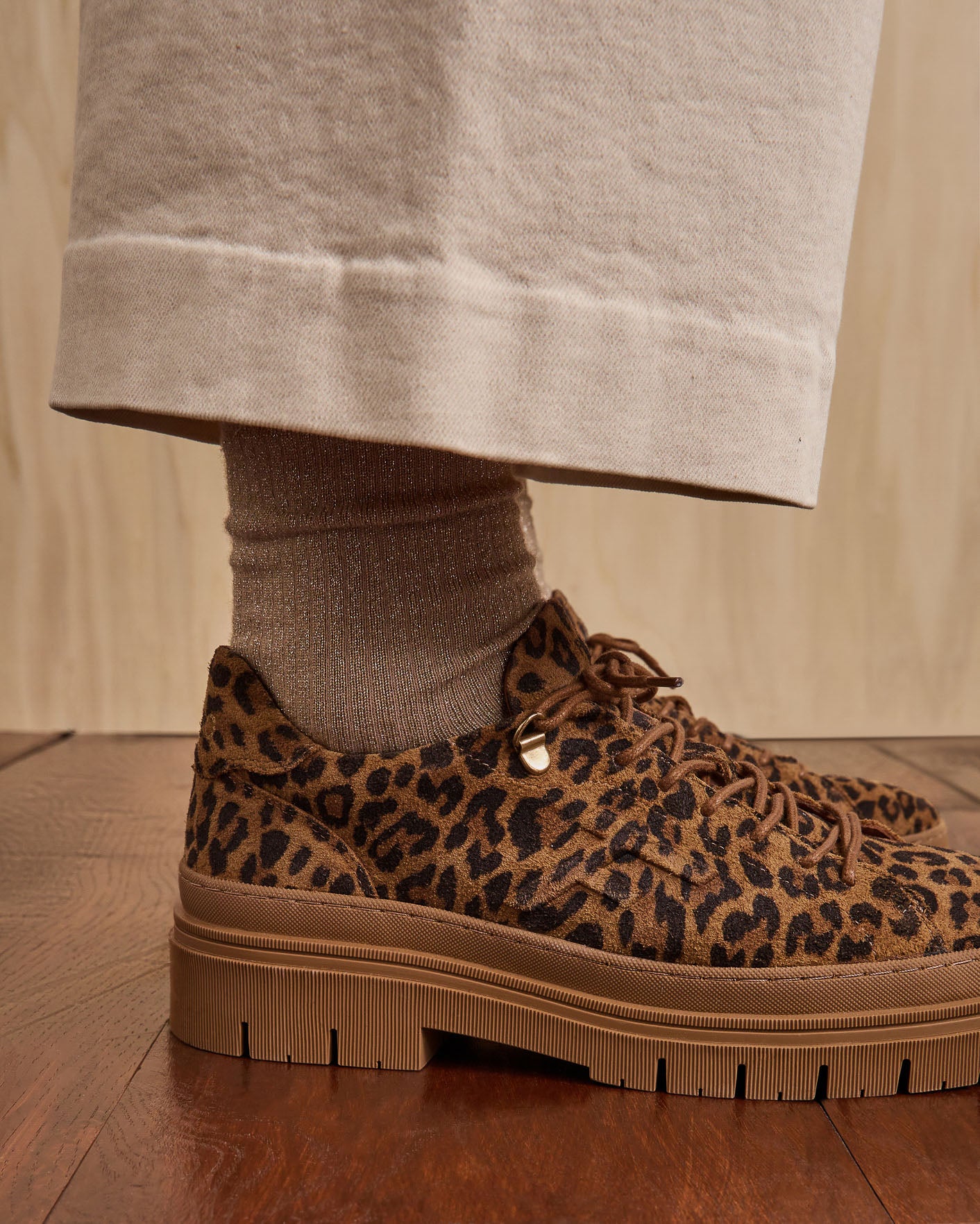 Brown and leopard print low shoes