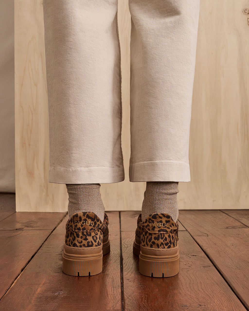 Brown and leopard print low shoes