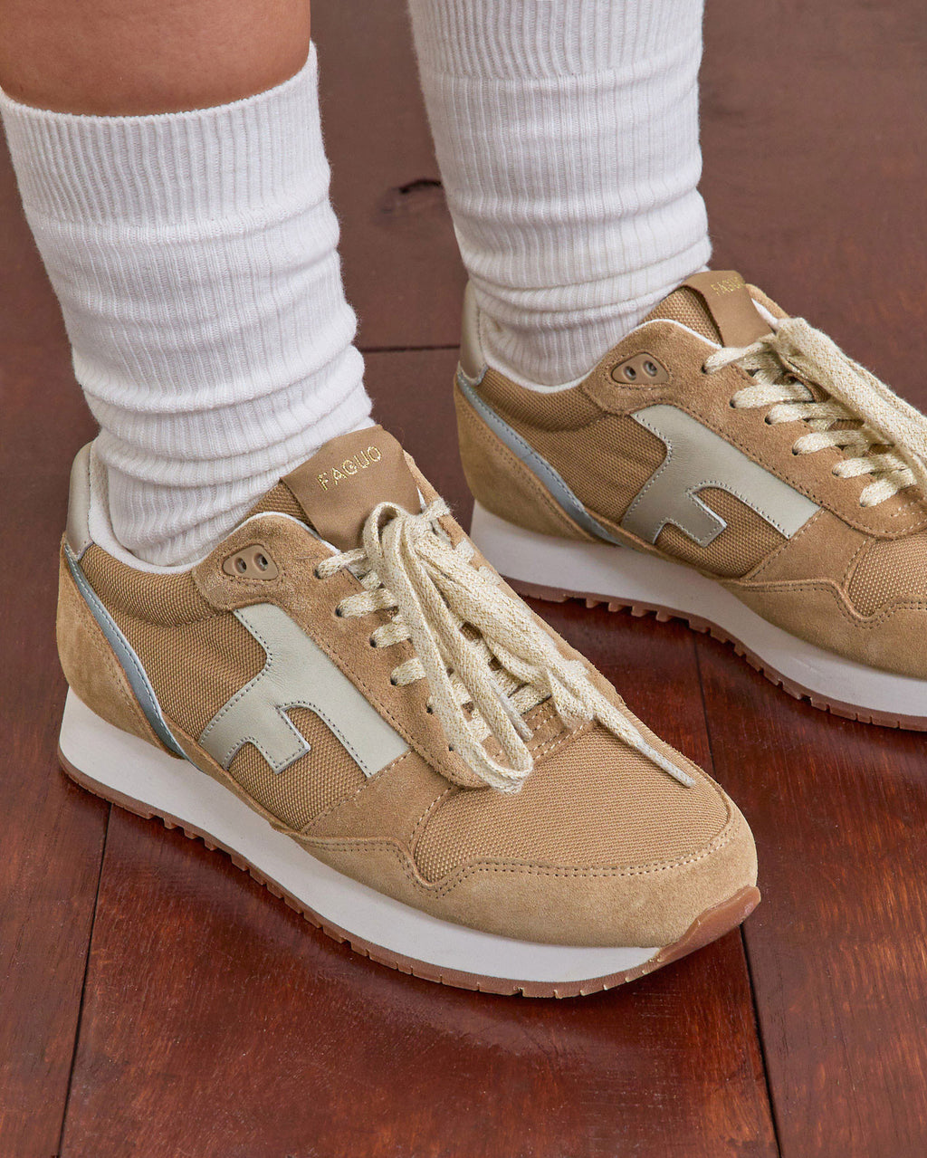 Running Elm Tissu-suede Beige/gold