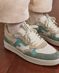 Lage Dahlia-sneakers van beige en blauw suède en leer