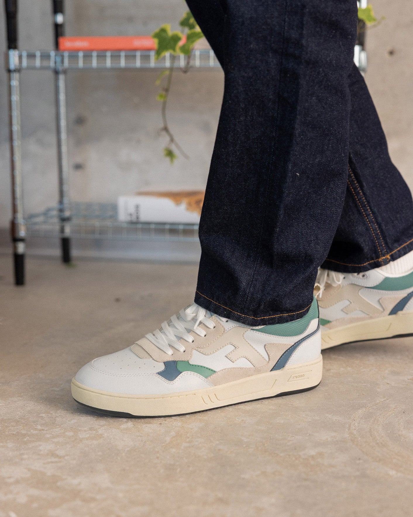 Low-top trainers Dahlia Leather-suede Off-white/blue