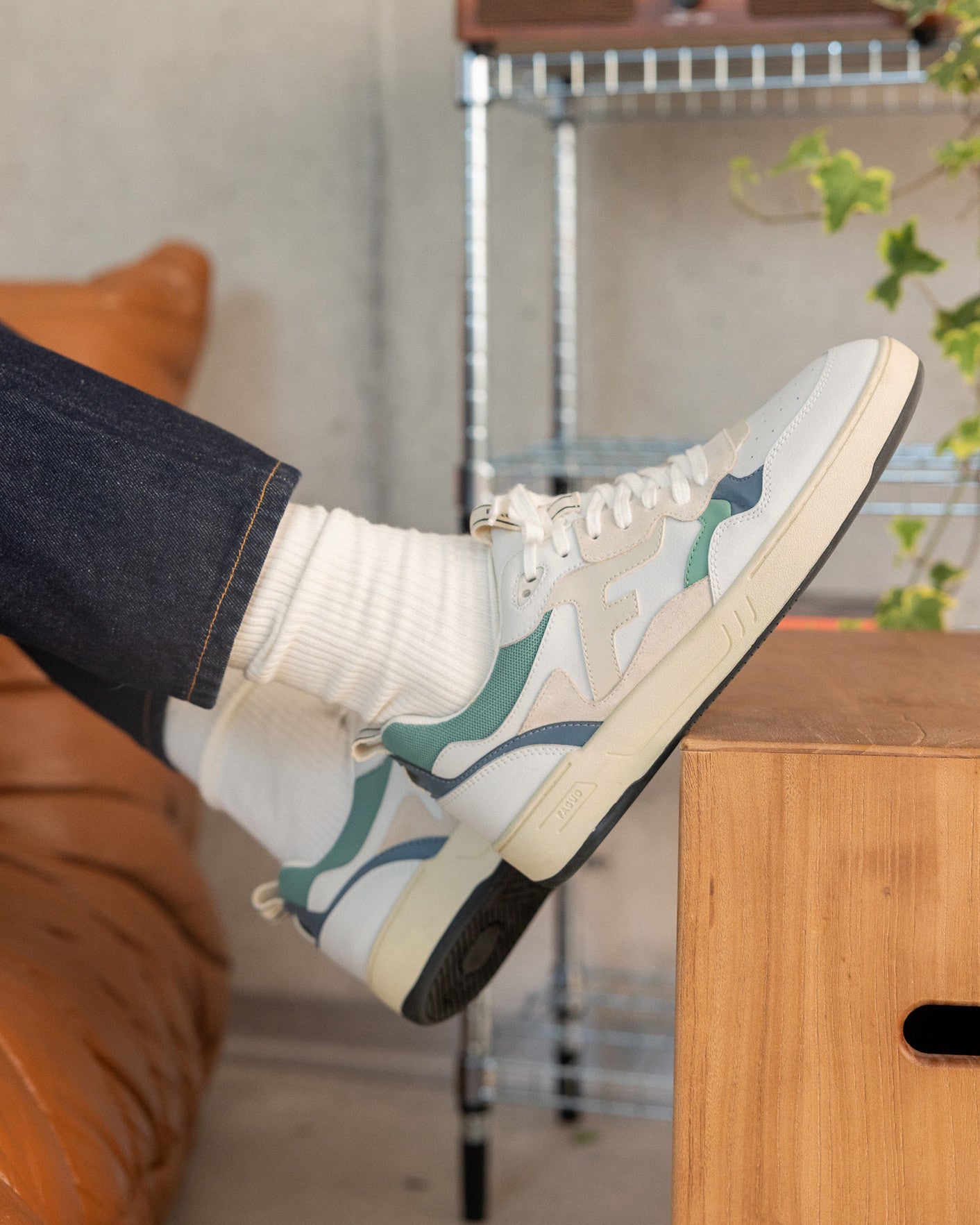 Low-top trainers Dahlia Leather-suede Off-white/blue
