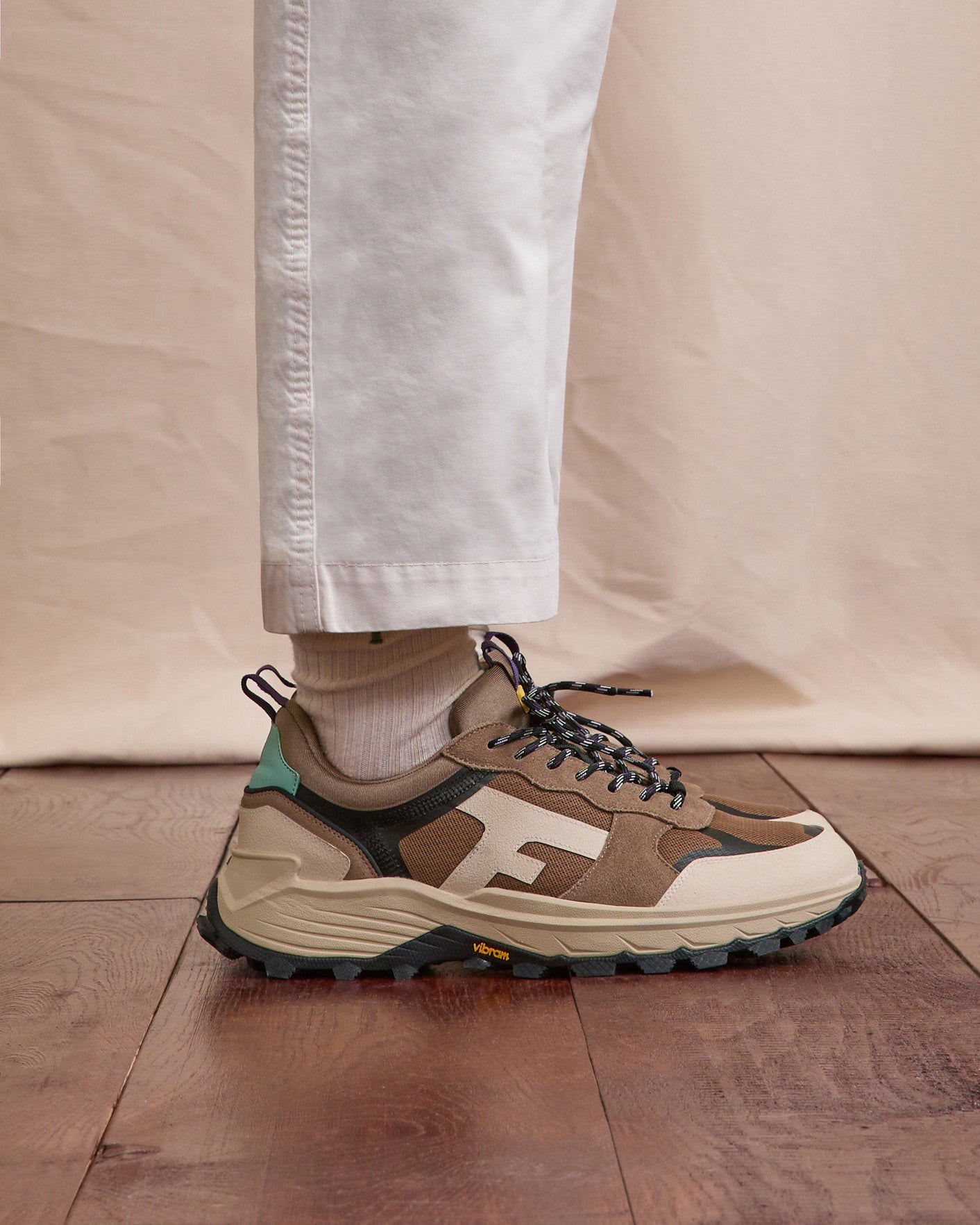 Running Hazel monstera Tissu-suede Light camel