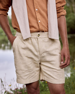 Short met elastiek, geitenhaar, geweven stof 
