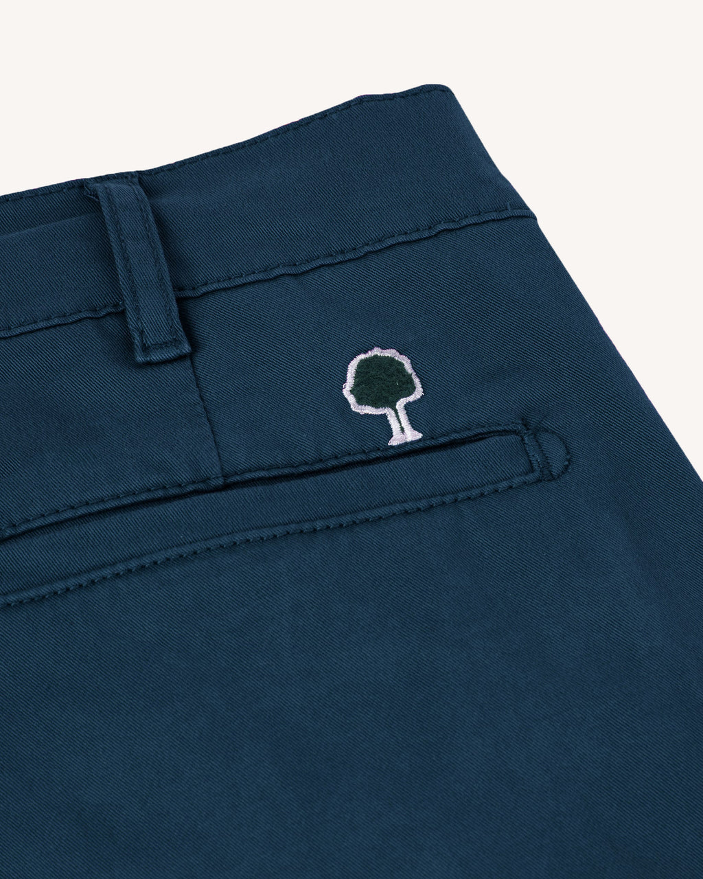 navy-blue-organic-cotton-chino-brix-model-P3