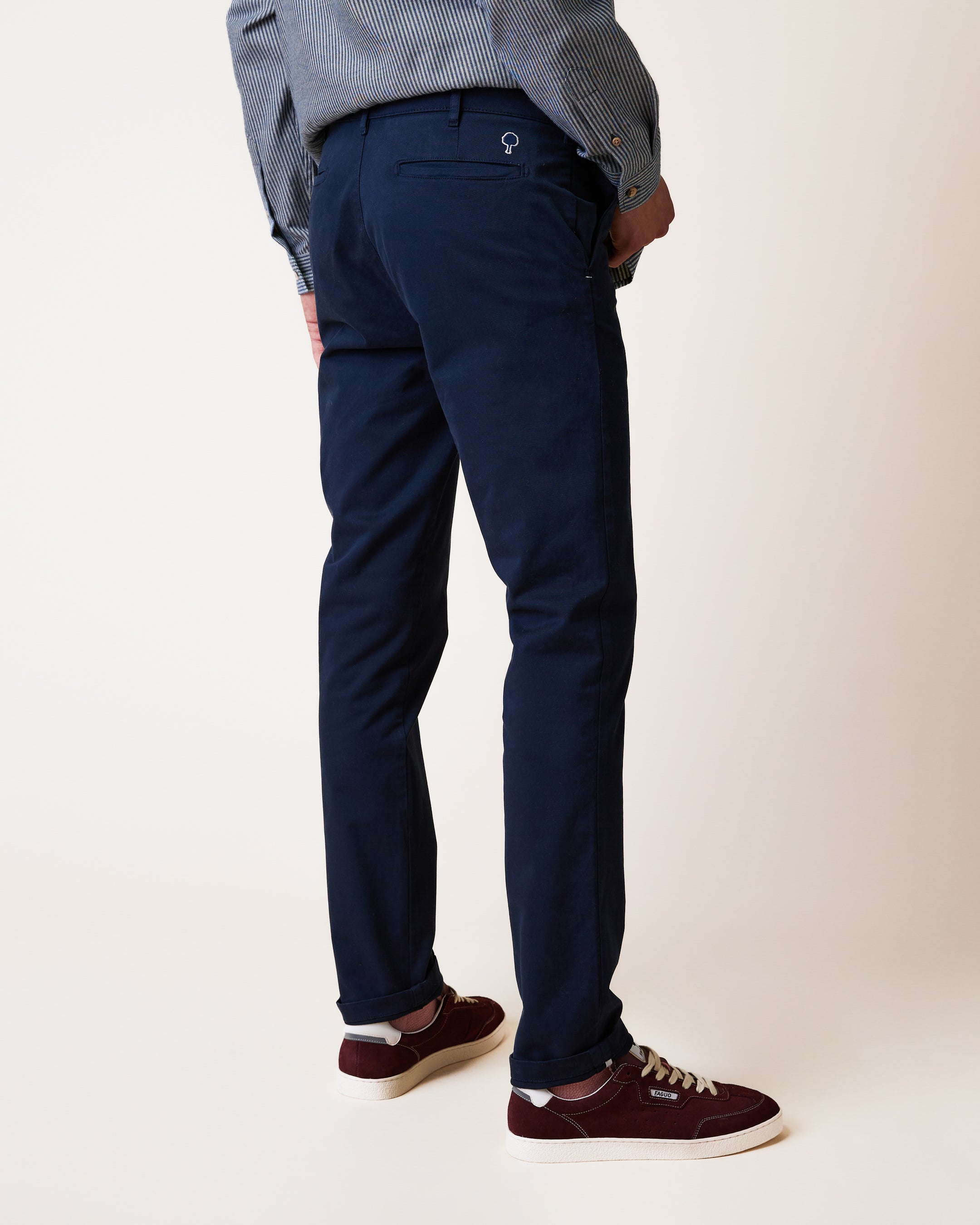 navy-blue-organic-cotton-chino-brix-model-S4