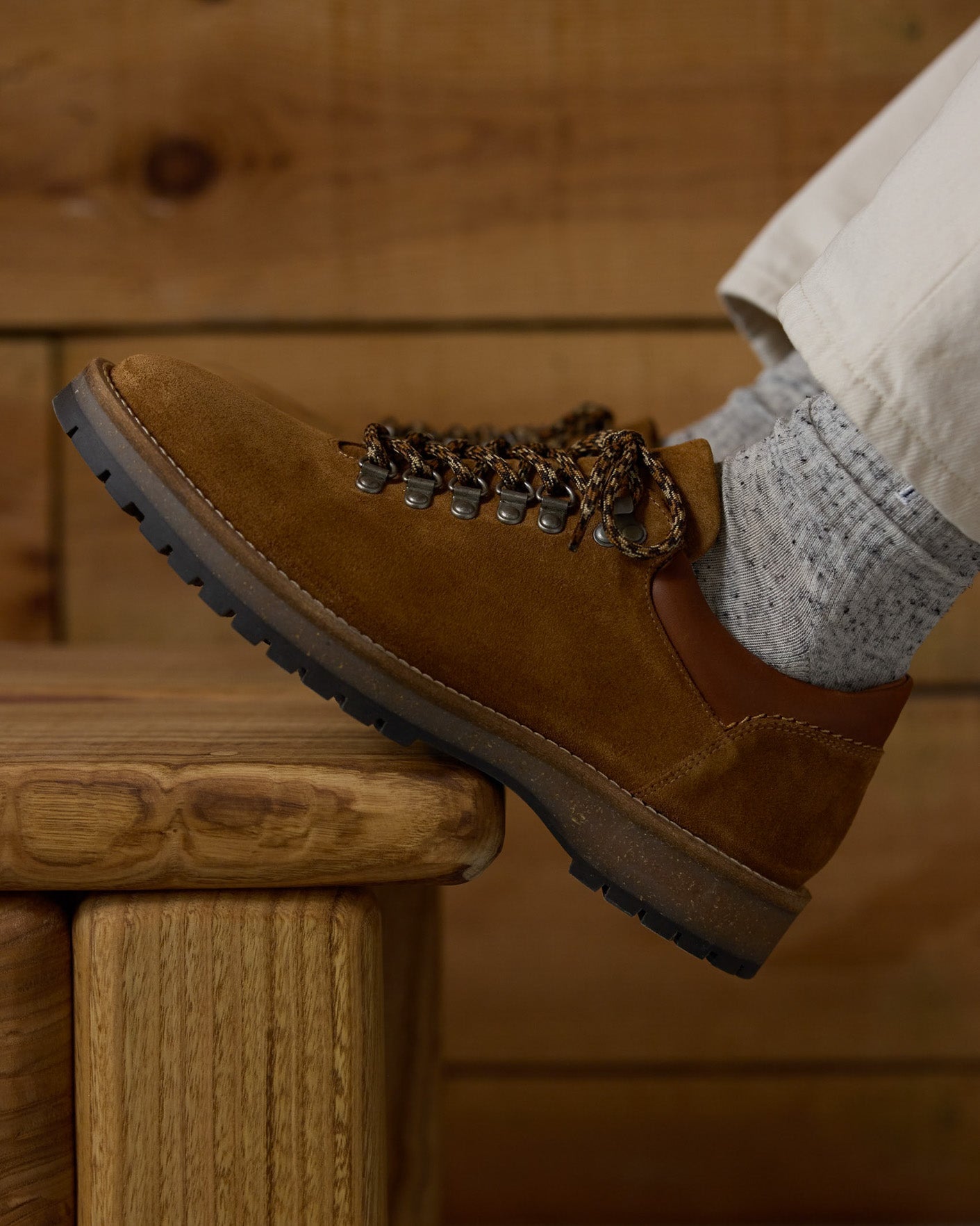 camel-leather-shoes-hawthorn-low-brown-model-P7