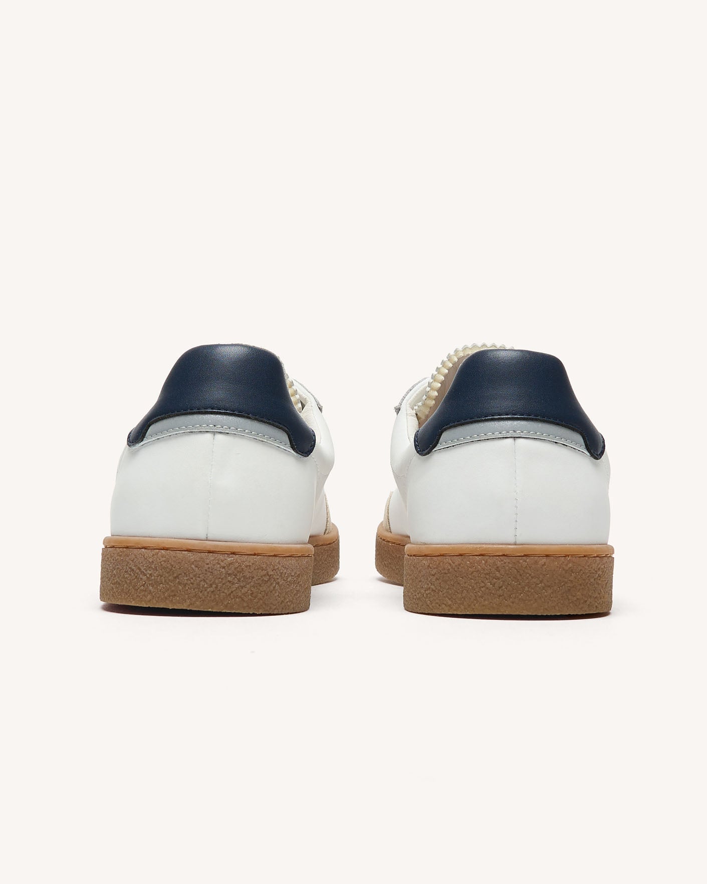 baskets-blanches-bleu-marine-cuir-cuir-suede-modele-lumbo-2-P4