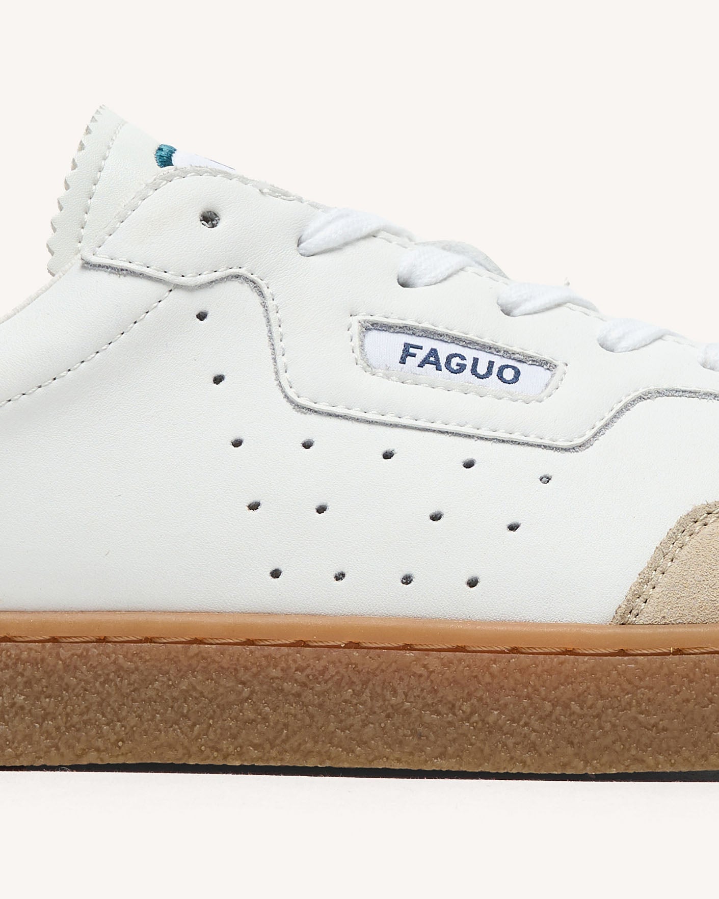 baskets-blanches-bleu-marine-cuir-cuir-suede-modele-lumbo-2-P5