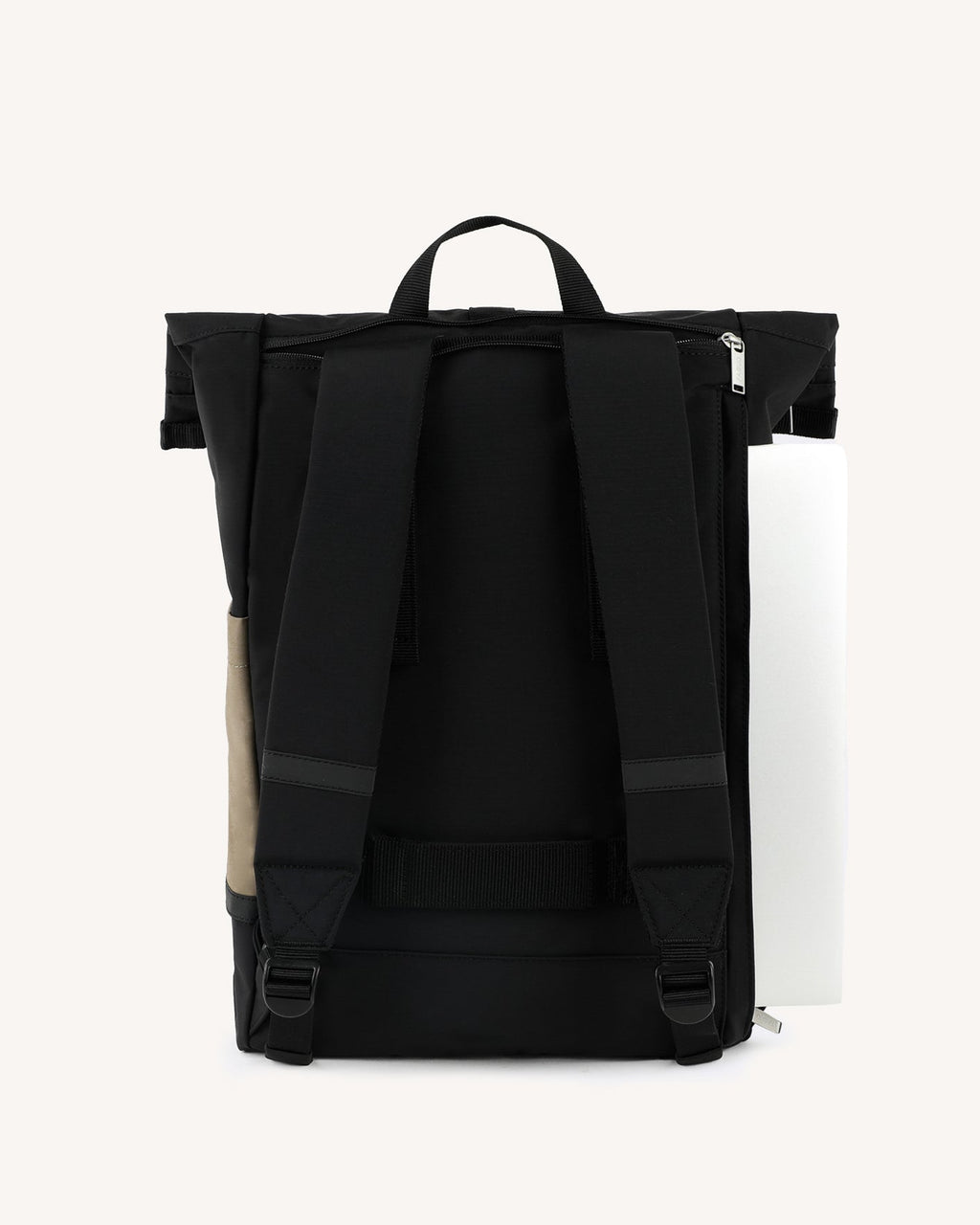 sac-noir-nylon-recycle-modele-cycling-medium-bag-P2