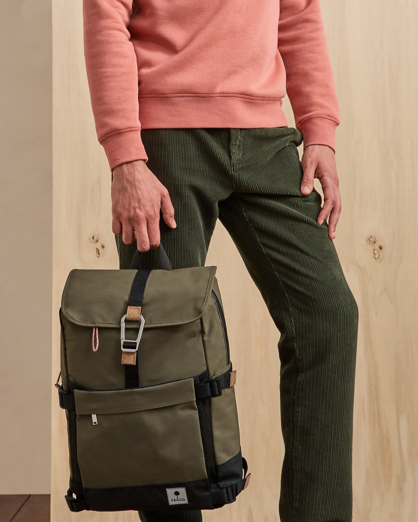 sac-a-dos-vert-olive-fonce-polyester-recycle-modele-commuter-20-S5