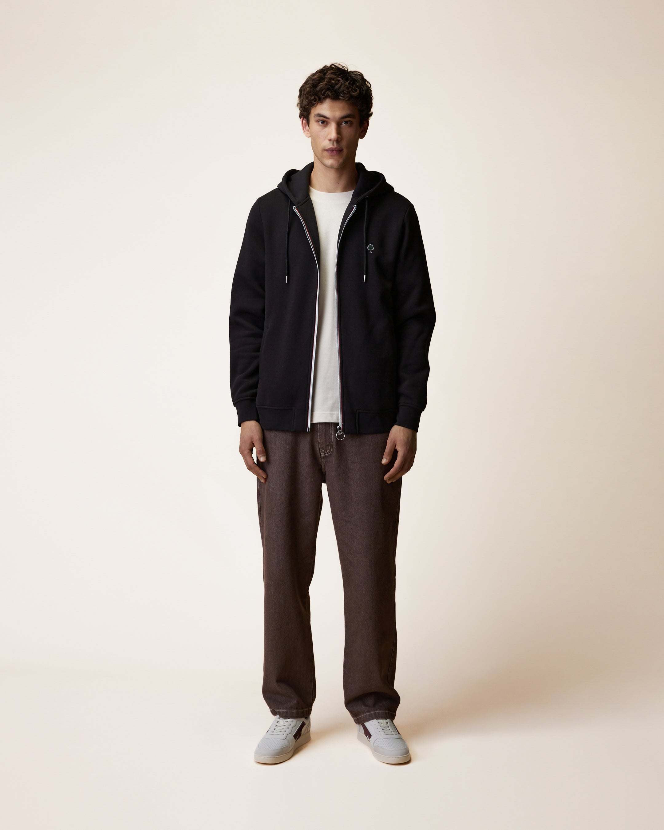 sweat-noir-coton-polyester-recycles-modele-mesnil-S1