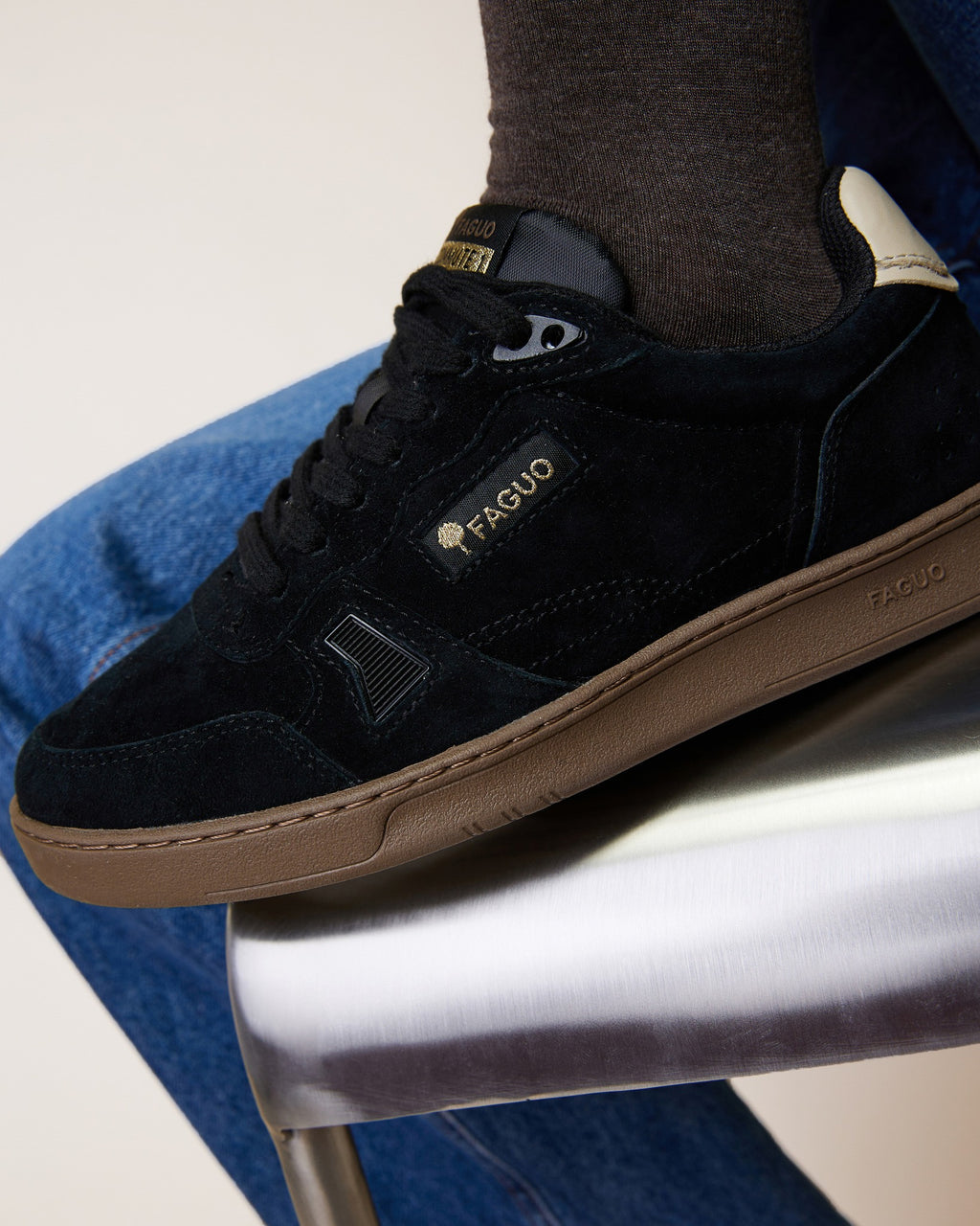 Zwarte sneakers van nubuckleer