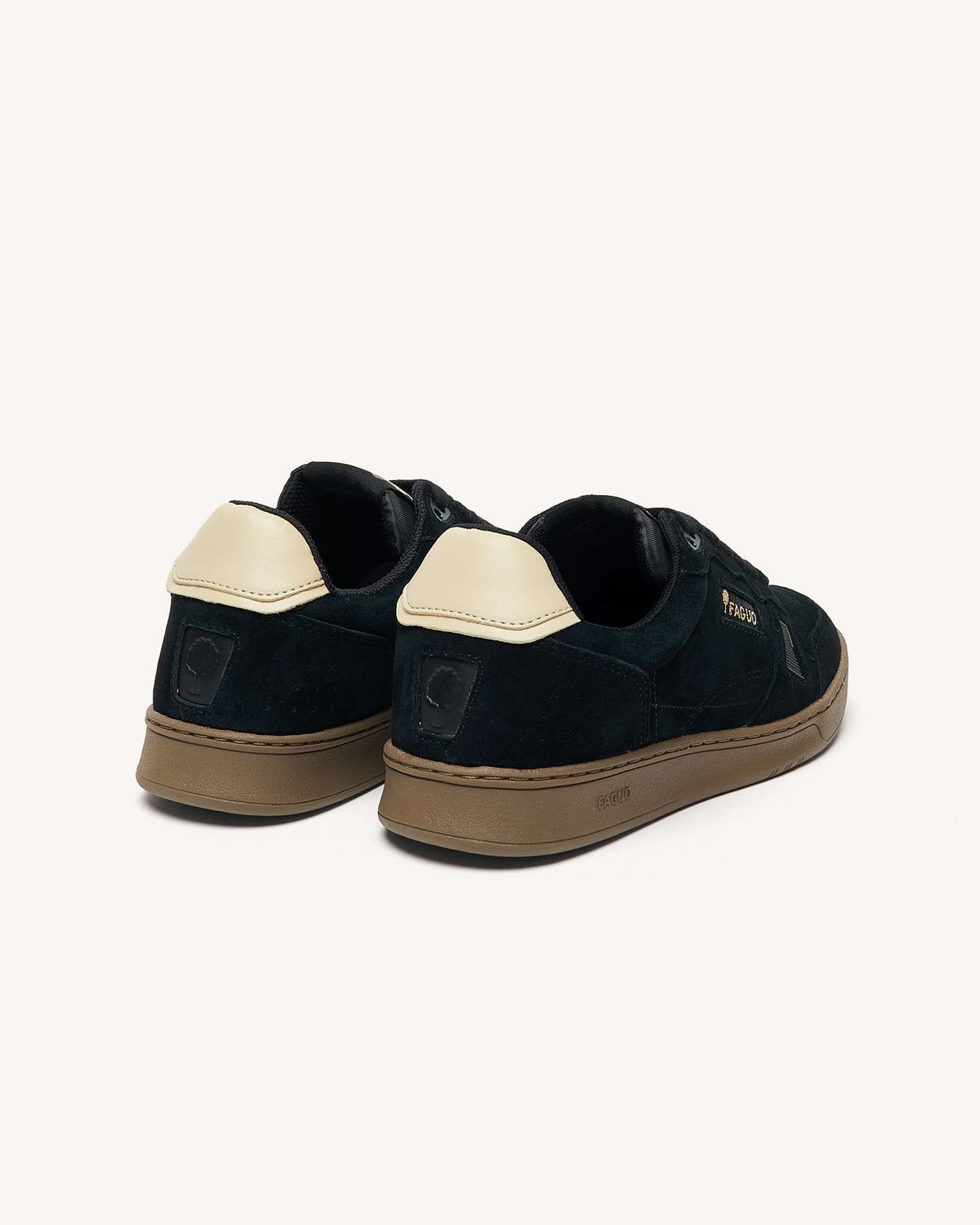 Zwarte sneakers van nubuckleer