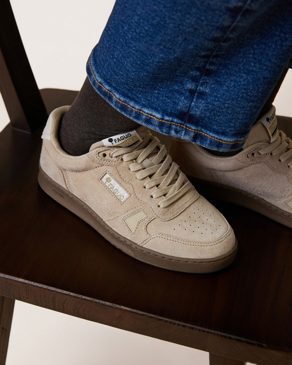 commute-1-suede-fw26-bro01-O2
