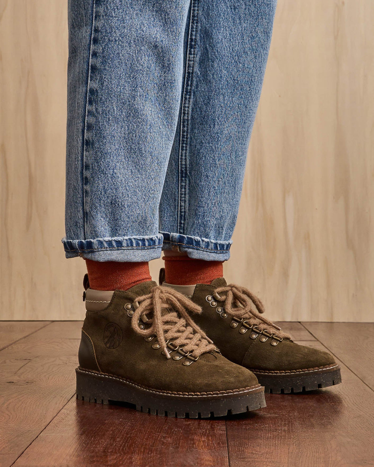 hawthorn-suede-fw26-kak00-p9