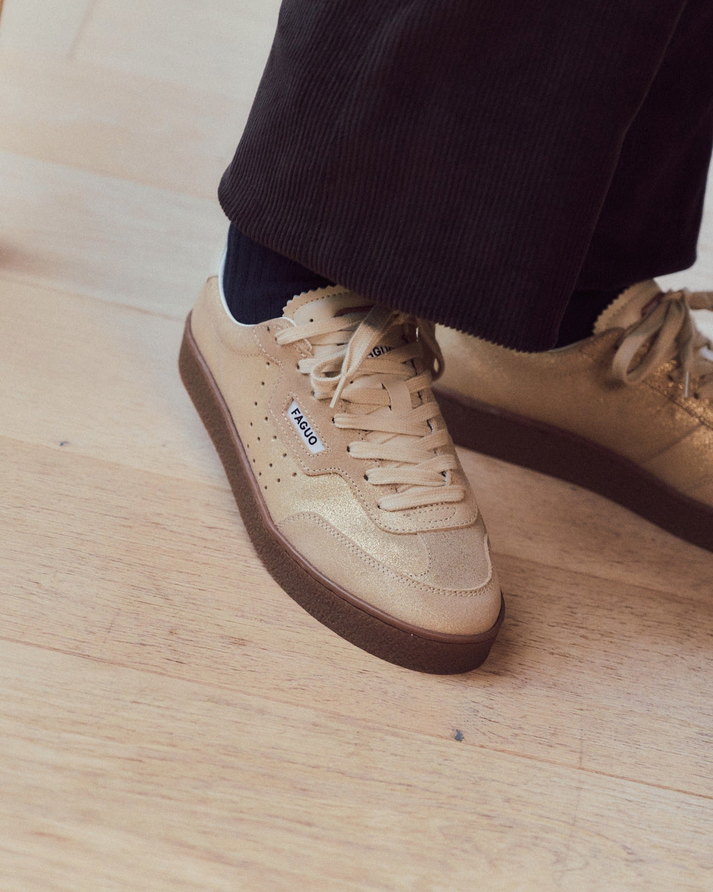 lumbo-leather-fw26-gol00-O2