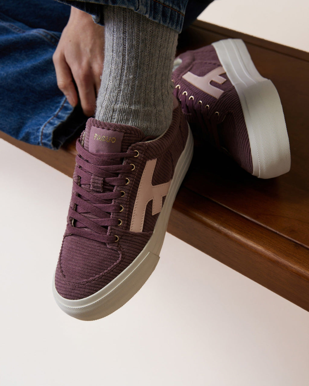 walnut-platform-woven-fw26-pin00-O1