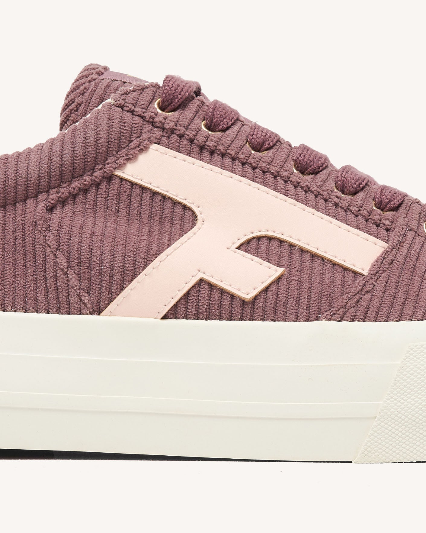 walnut-platform-woven-fw26-pin00-P5