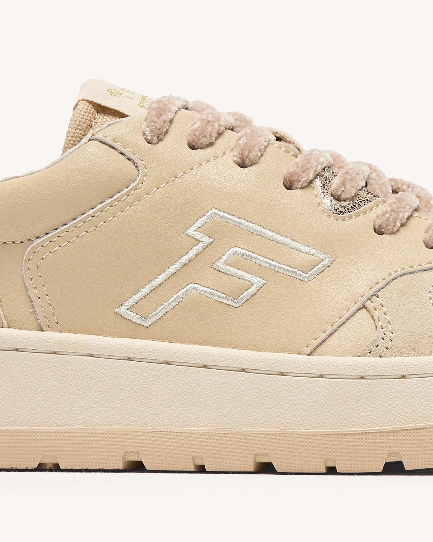 palmer-otd-leather-sue-fw26-bei01-P5